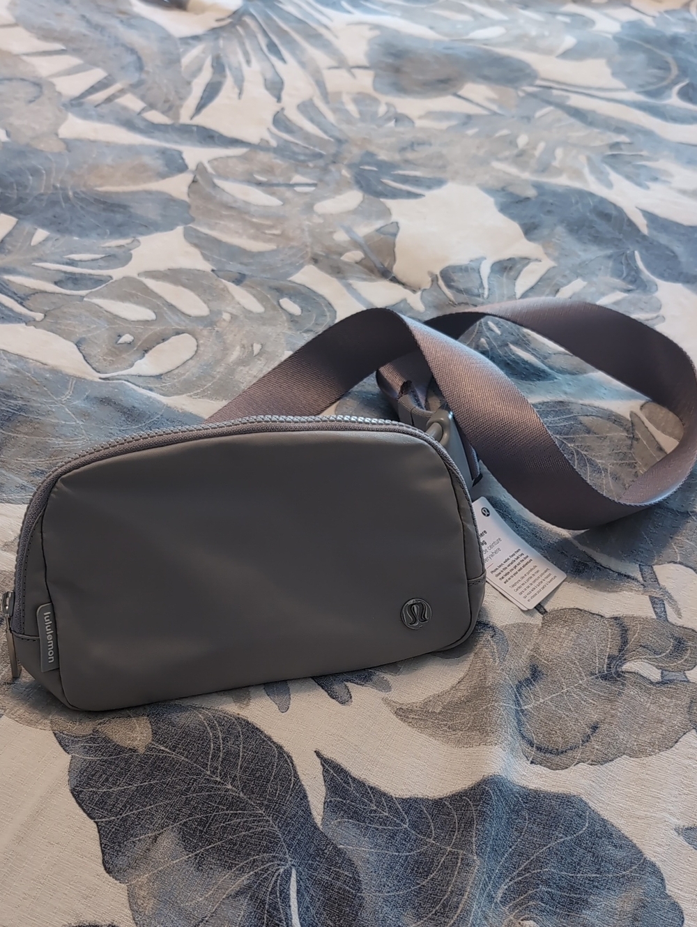 lululemon athletica Light Gray Waist/Crossbody Belt Bag
